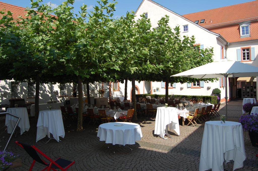 Landhotel Zum Schwanen Mit Restaurant Mona Liza Osthofen Bagian luar foto