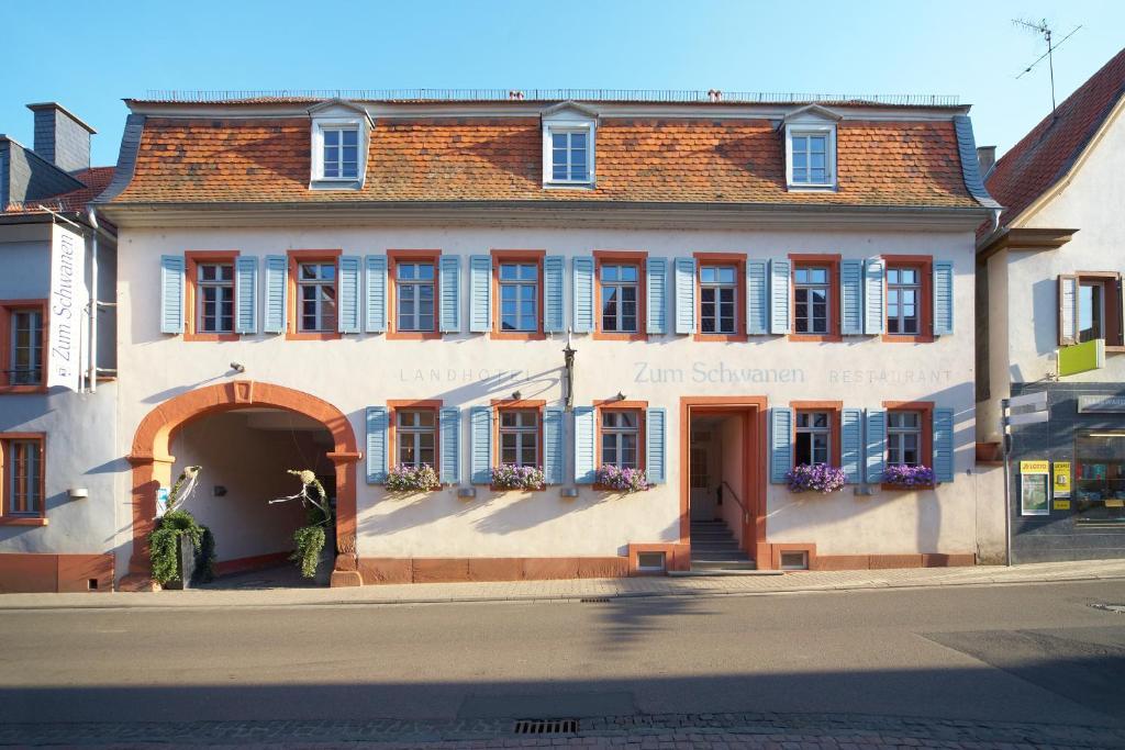 Landhotel Zum Schwanen Mit Restaurant Mona Liza Osthofen Bagian luar foto