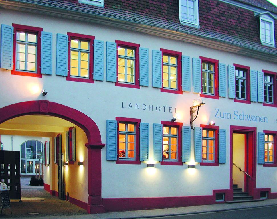 Landhotel Zum Schwanen Mit Restaurant Mona Liza Osthofen Bagian luar foto